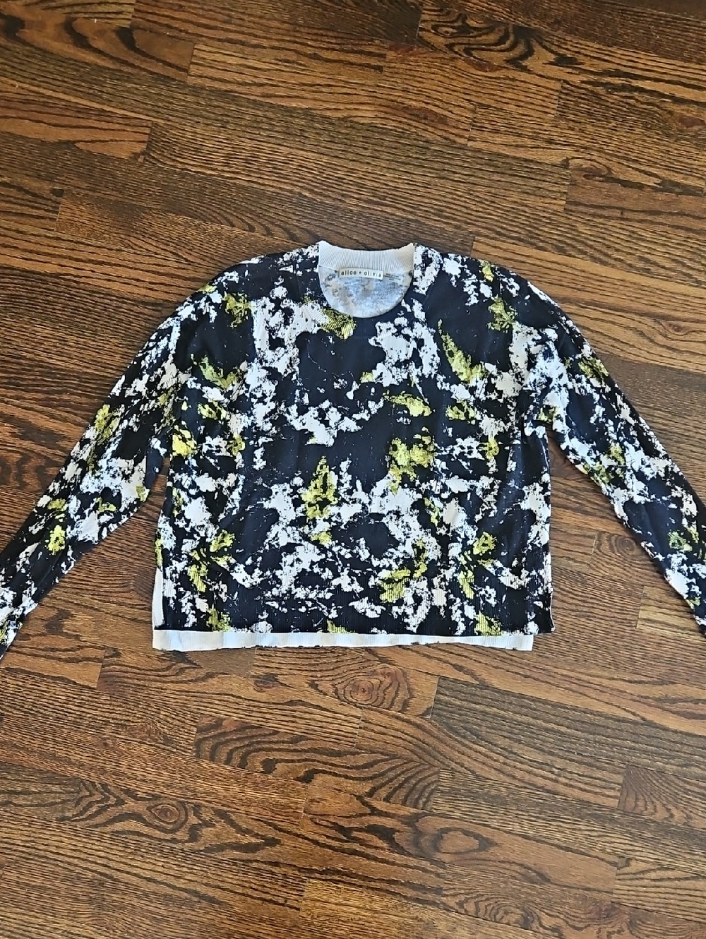 Alice + Olivia Women's Abstract Crewneck Sweater in Black, White & Yellow/gold